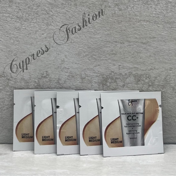 it cosmetics Other - 🎉 $5 Five IT Cosmetics CC+ Cream in Light Medium
